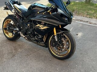 2010 Yamaha YZF-R1, чёрный, 900000 рублей, вид 1