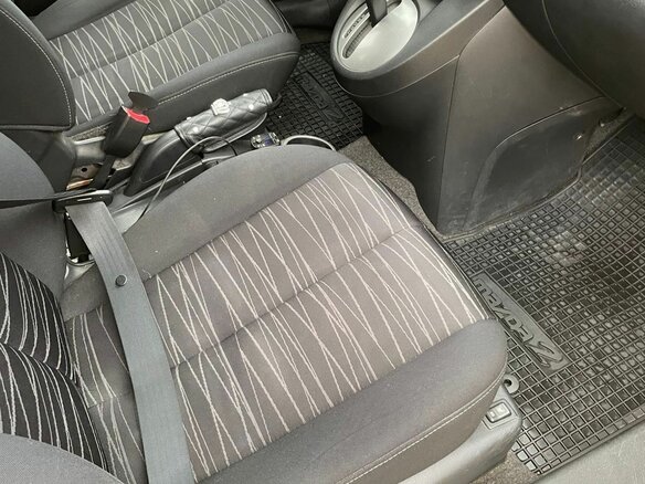 2008 Mazda 2 II (DE), жёлтый, 570000 рублей - вид 4