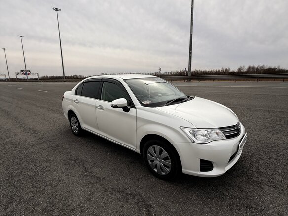2013 Toyota Corolla Axio XI (E160, E170, E180), белый, 990000 рублей - вид 4