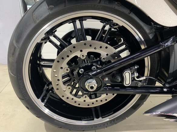 2018 Harley-Davidson Breakout, серый, 1750000 рублей - вид 30
