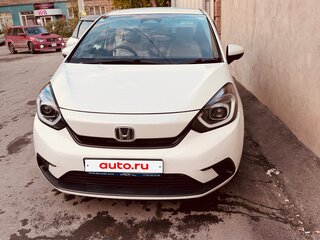 2020 Honda Fit IV, белый, 1400000 рублей, вид 1