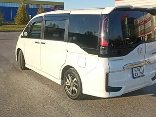 2015 Honda Stepwgn V, белый, 1710000 рублей, вид 5