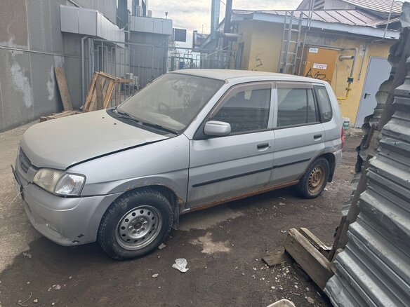 2000 Mazda Demio I (DW), серый - вид 3