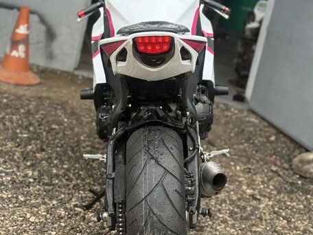 2014 Honda CBR 1000 RR/RA Fireblade, белый, 600000 рублей, вид 2