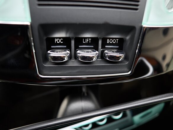 2008 Rolls-Royce Phantom VII, чёрный, 27550000 рублей - вид 39