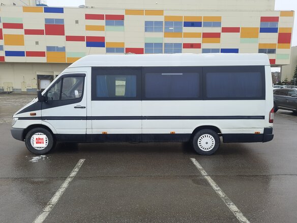 2004 Mercedes-Benz Sprinter, белый, 670000 рублей - вид 3