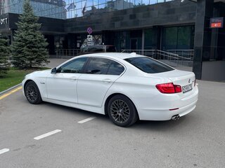 2011 BMW 5 серии 520d VI (F10/F11/F07), белый, 1690000 рублей, вид 5
