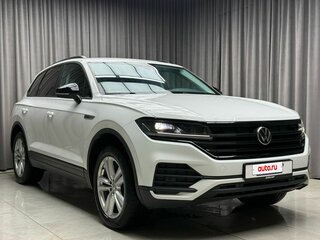 2020 Volkswagen Touareg III, белый, 4239000 рублей, вид 3