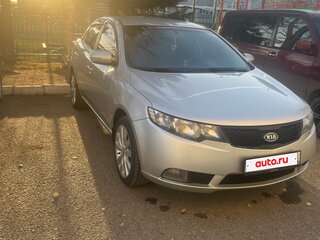 2011 Kia Cerato 6-speed II, серебристый, 800000 рублей, вид 4