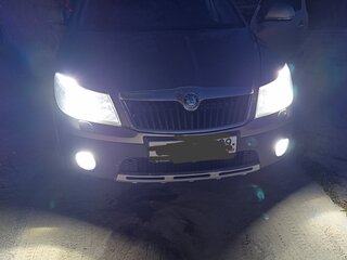 2011 Skoda Octavia Scout II (A5) Рестайлинг, серый, 1200000 рублей, вид 2