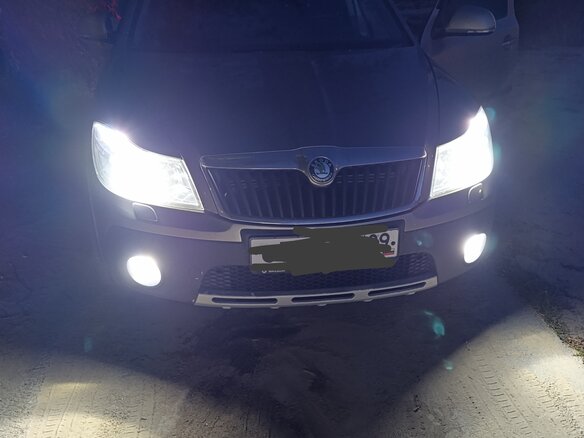 2011 Skoda Octavia Scout II (A5) Рестайлинг, серый, 1200000 рублей - вид 1