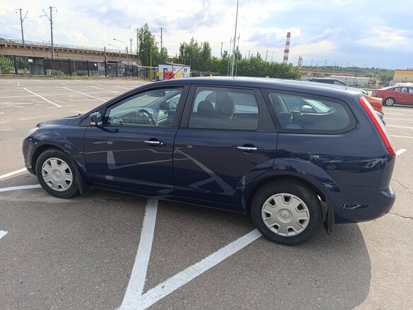 2011 Ford Focus II Рестайлинг, синий, 700000 рублей - вид 5