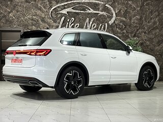 2025 Volkswagen Touareg III Рестайлинг, белый, 10478000 рублей, вид 4