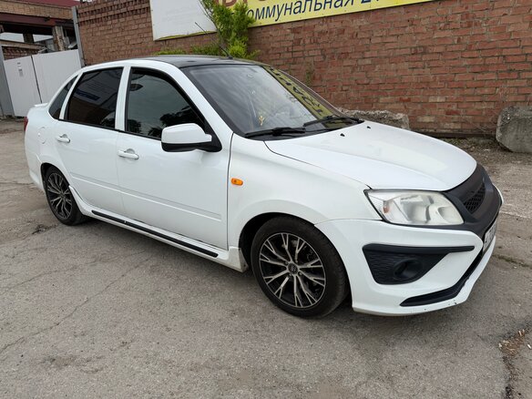 2013 Lada (ВАЗ) Granta Sport I, белый, 600000 рублей