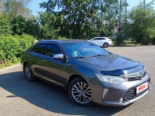 2015 Toyota Camry VII (XV50) Рестайлинг, серый, 2050000 рублей, вид 3