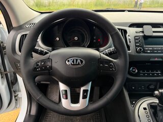 2015 Kia Sportage III Рестайлинг, белый, 1360000 рублей, вид 3