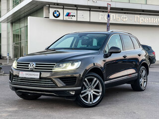 2015 Volkswagen Touareg II Рестайлинг, коричневый, 2758000 рублей, вид 1