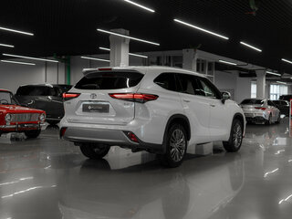 2025 Toyota Highlander IV (XU70), белый, 5200000 рублей, вид 5