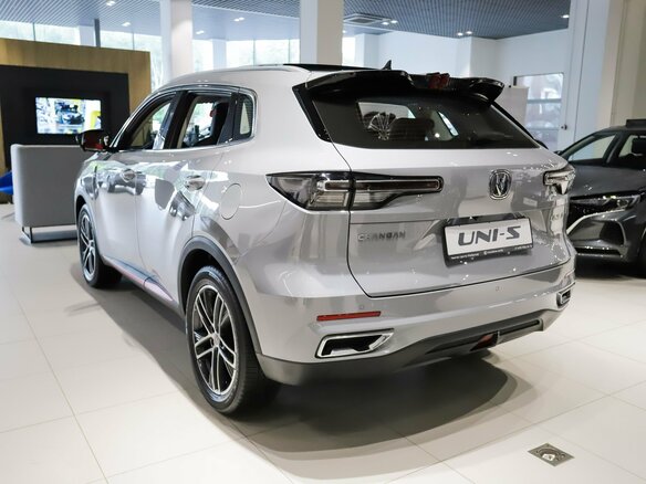 2025 Changan UNI-S I, серебристый - вид 2