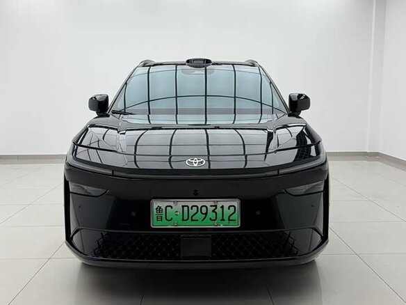 2025 Toyota bZ3X 58.3 kWh, чёрный, 3500000 рублей - вид 1