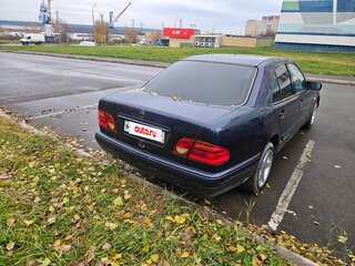 1995 Mercedes-Benz E-Класс 230 II (W210, S210), синий, 260000 рублей, вид 4
