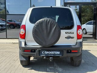 2019 Chevrolet Niva I Рестайлинг, серебристый, 713000 рублей, вид 4