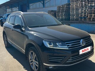 2017 Volkswagen Touareg II Рестайлинг, чёрный, 3200000 рублей, вид 3