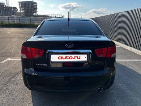 2011 Kia Cerato 6-speed II, чёрный, 750000 рублей, вид 4