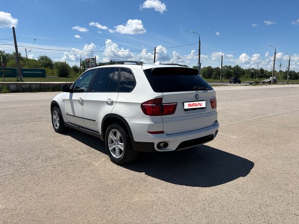 2013 BMW X5 35i II (E70) Рестайлинг, белый, 1940000 рублей - вид 6
