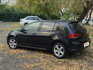 2013 Volkswagen Golf VII, чёрный, 1199999 рублей, вид 3
