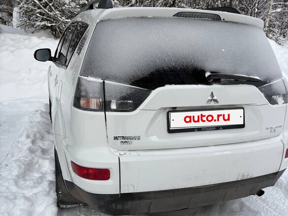 2011 Mitsubishi Outlander II Рестайлинг, белый, 1212000 рублей - вид 5