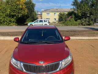 2013 Kia Rio III, красный, 835000 рублей, вид 4