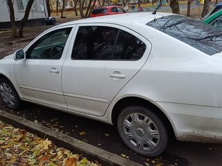 2012 Skoda Octavia II (A5) Рестайлинг, белый, 700000 рублей, вид 3