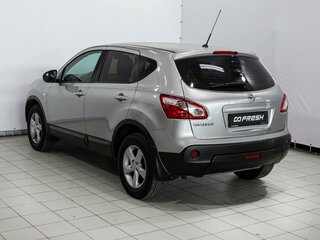 2013 Nissan Qashqai I Рестайлинг, серебристый, 1029000 рублей, вид 2