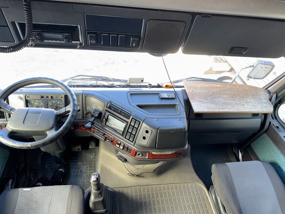 2000 Volvo FH, серебристый, 3000000 рублей - вид 15