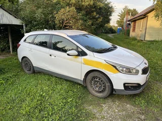 2017 Kia Ceed II Рестайлинг, белый, 480000 рублей, вид 2