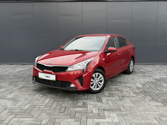 2020 Kia Rio IV Рестайлинг, красный, 1450000 рублей
