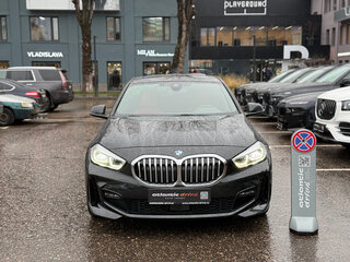 2022 BMW 1 серии 118d III (F40), чёрный, 2740000 рублей, вид 2