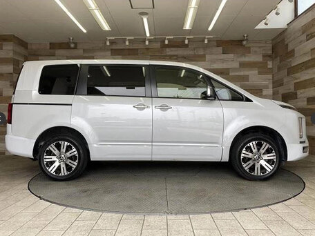 2022 Mitsubishi Delica D:5 I Рестайлинг, белый, 3430000 рублей, вид 3