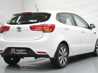 2016 Kia Rio III Рестайлинг, белый, 879000 рублей, вид 5