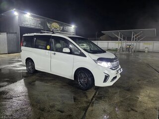 2019 Honda Stepwgn V Рестайлинг, белый, 1720000 рублей, вид 3