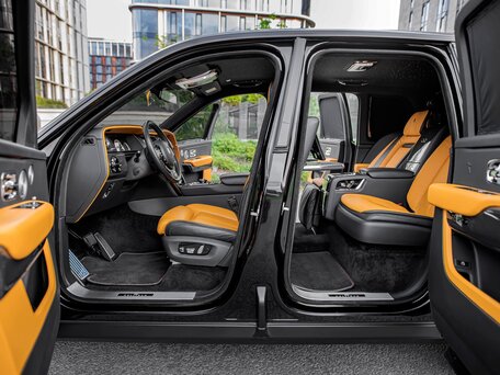 2021 Rolls-Royce Cullinan Black Badge I (Series I), чёрный, 34900000 рублей, вид 5