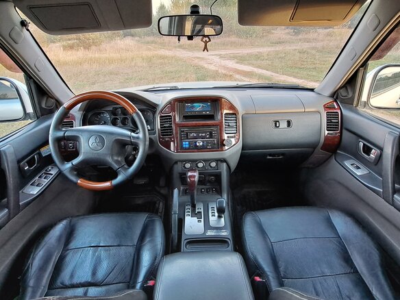 2003 Mitsubishi Pajero III Рестайлинг, серый, 1050000 рублей - вид 12