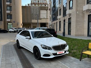 2014 Mercedes-Benz E-Класс 200 IV (W212, S212, C207) Рестайлинг, белый, 1650000 рублей, вид 2