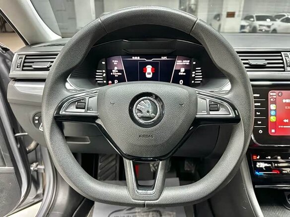 2021 Skoda Superb III Рестайлинг, серебристый, 1890000 рублей - вид 13