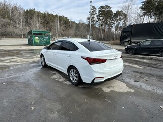 2018 Hyundai Solaris II, белый, 600000 рублей, вид 4