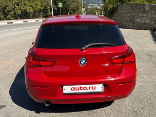 2018 BMW 1 серии 118i II (F20/F21) Рестайлинг 2, красный, 1650000 рублей, вид 4