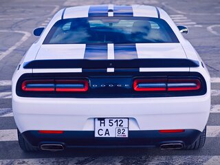 2018 Dodge Challenger III Рестайлинг 2, белый, 3800000 рублей, вид 2
