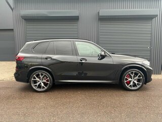 2021 BMW X5 30d IV (G05/G18), чёрный, 6490000 рублей, вид 5