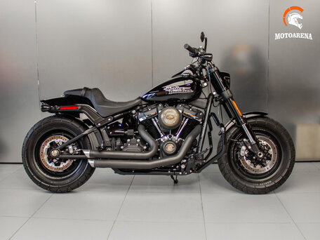 2017 Harley-Davidson Fat Bob, чёрный, 1430554 рублей, вид 2